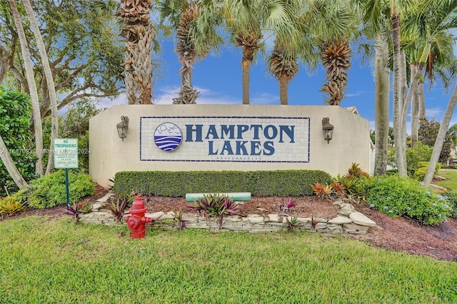 view of community / neighborhood sign