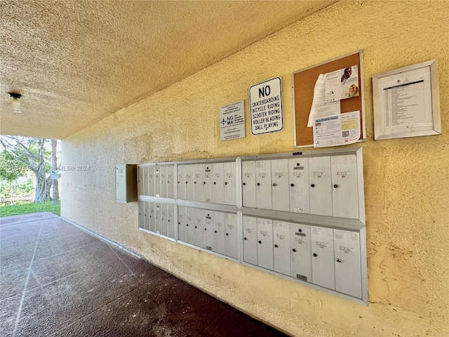 view of property's community featuring a mail area