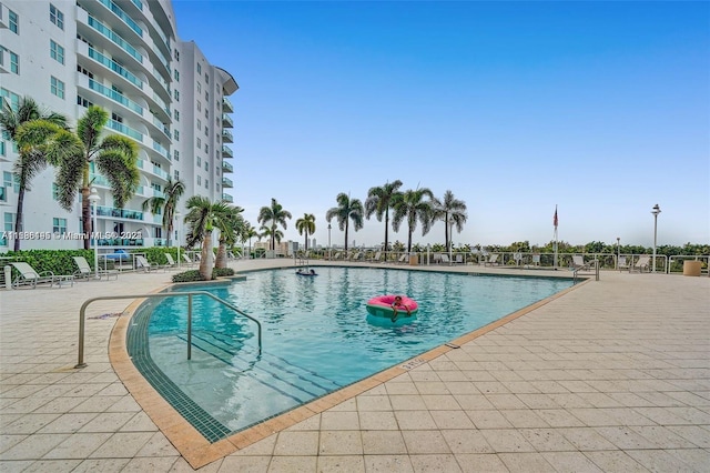 view of swimming pool