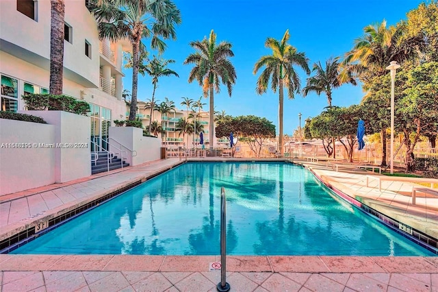 view of swimming pool