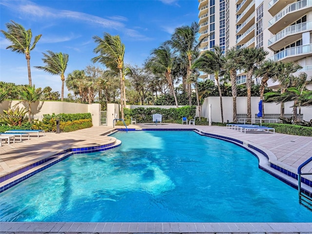 view of swimming pool