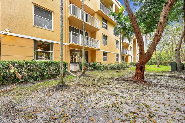 519 E Sheridan St Unit 106, Dania Beach, FL 33004 - view of apartment building / complex