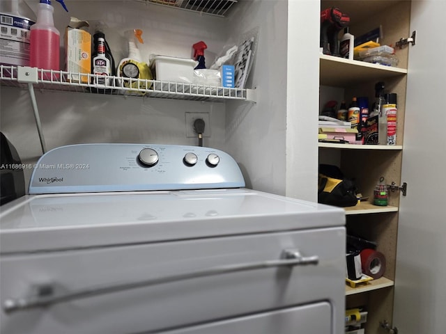 washroom featuring washer / dryer