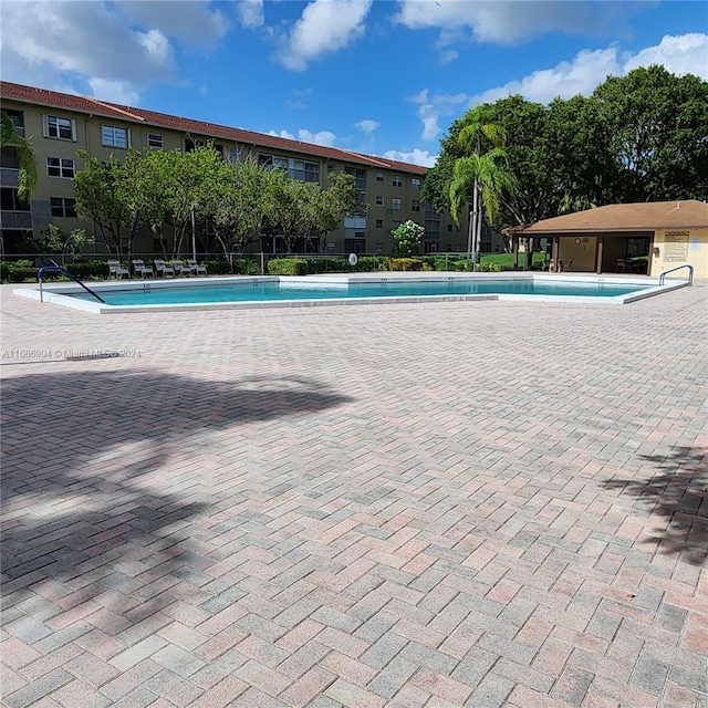 view of swimming pool