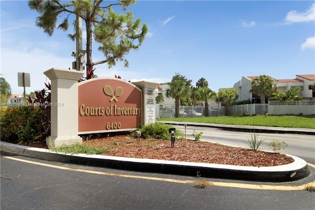 view of community / neighborhood sign