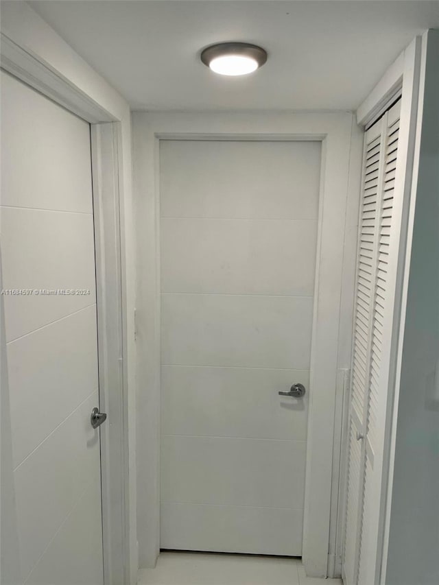 1201 Marseille Dr Unit 17, Miami Beach, FL 33141 - view of hallway
