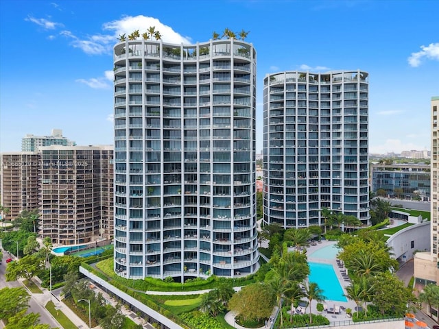 2811 S Bayshore Dr Unit 4C, Miami, FL 33133 - view of apartment building / complex