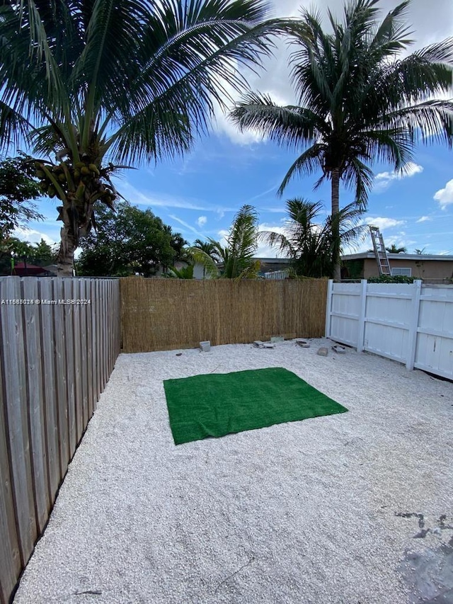 view of yard with a patio area