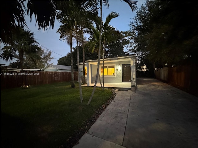 view of yard featuring fence