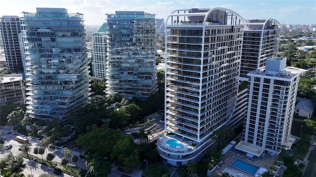 2655 S Bayshore Dr Unit 1602, Coconut Grove, FL 33133 - view of urban area with a pool