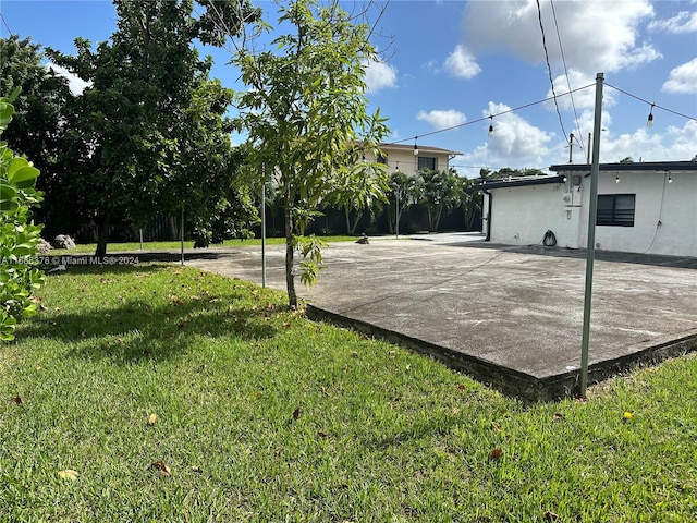 exterior space featuring a yard