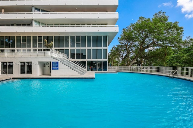 view of swimming pool