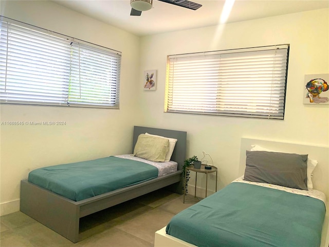 bedroom featuring ceiling fan