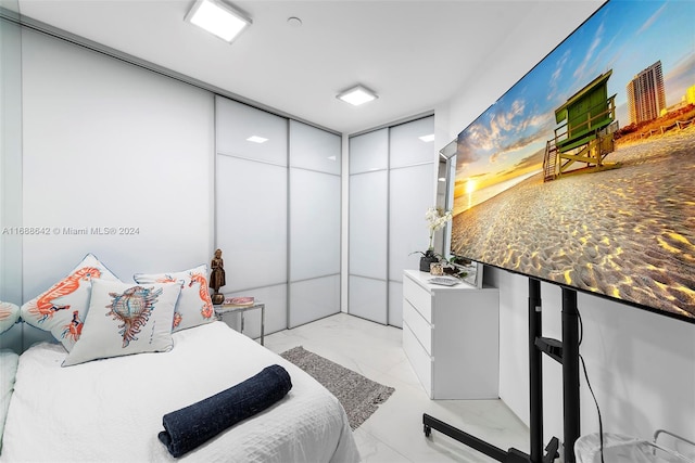 bedroom featuring a closet