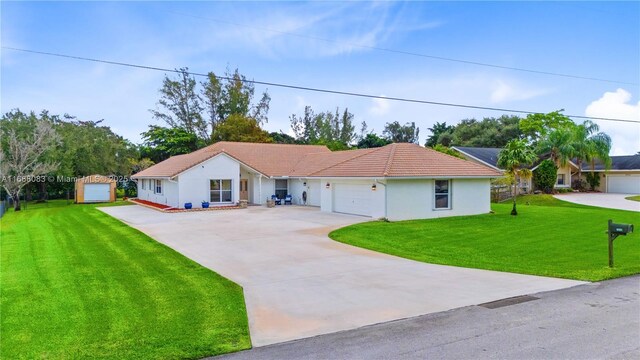 single story home featuring a front yard