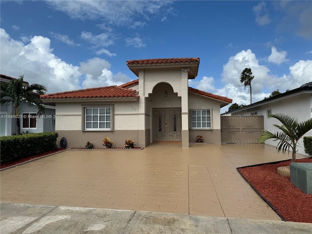 view of mediterranean / spanish-style house