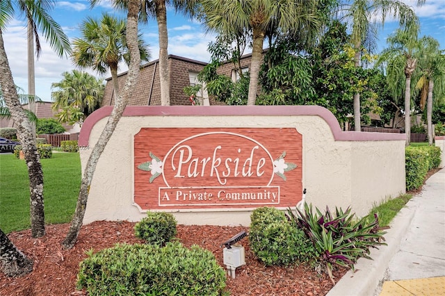 view of community / neighborhood sign