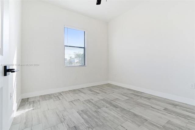 empty room with ceiling fan