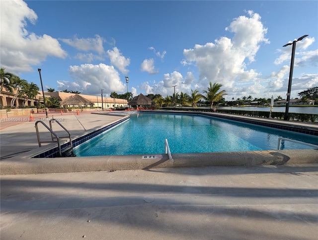 view of swimming pool