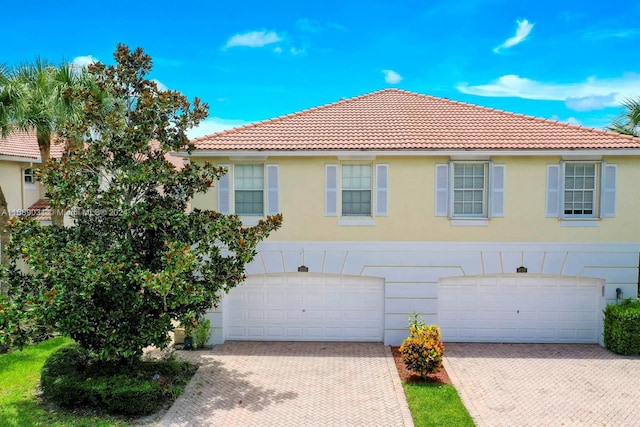 view of front facade with a garage