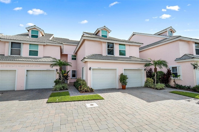 view of front of house with a garage