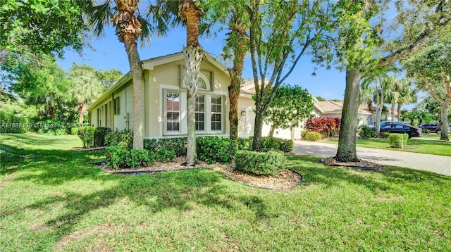 view of front of house featuring a front yard