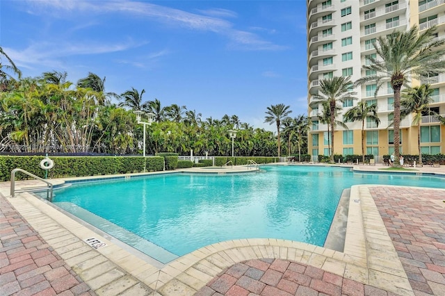 view of swimming pool