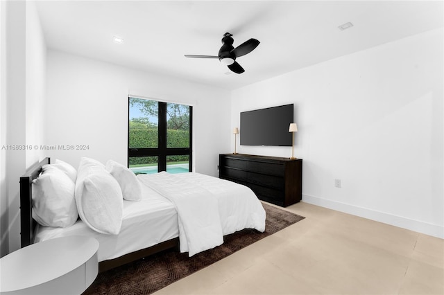 bedroom with ceiling fan