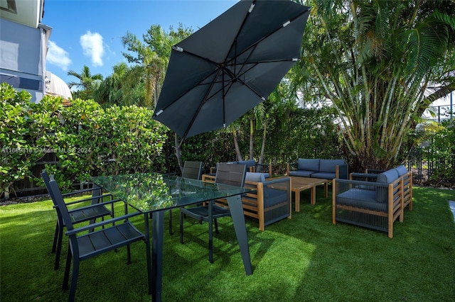 view of yard with an outdoor hangout area