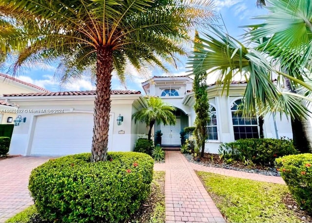 view of front of house featuring a garage