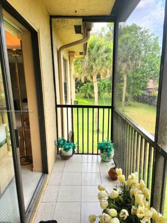 view of sunroom / solarium