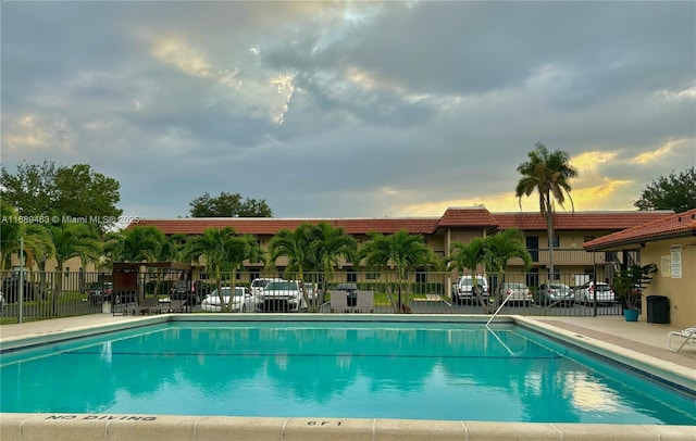 view of swimming pool