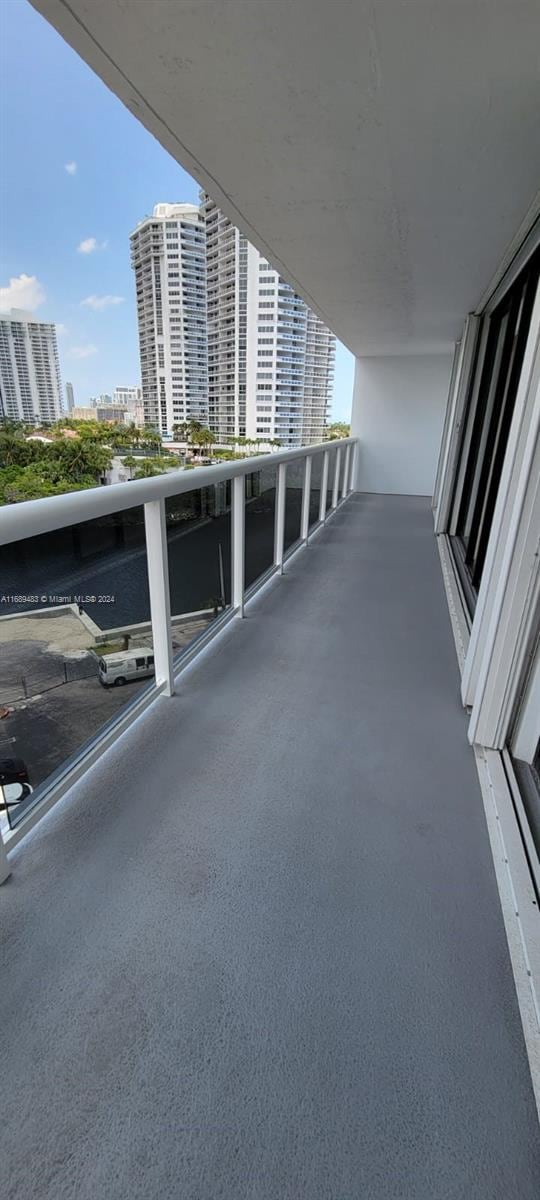 20505 E Country Club Dr Unit 739, Aventura, FL 33180 - balcony with a city view