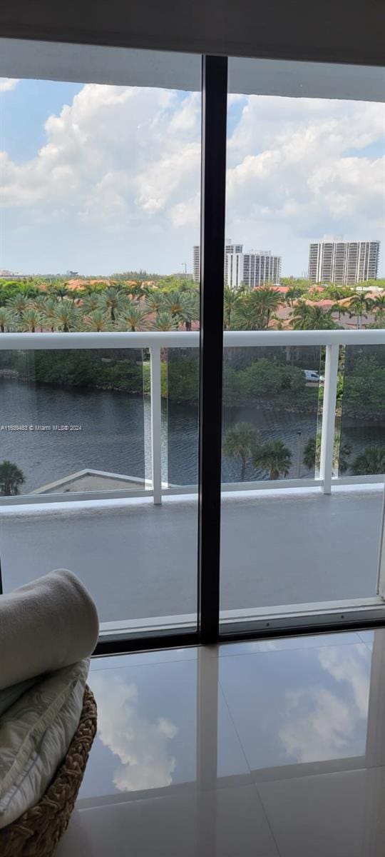 20505 E Country Club Dr Unit 739, Aventura, FL 33180 - water view