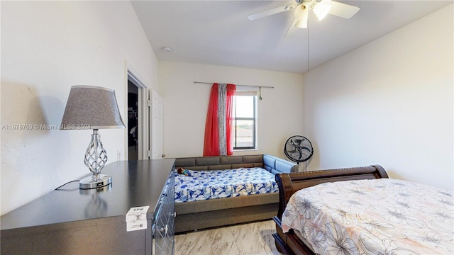 bedroom with ceiling fan