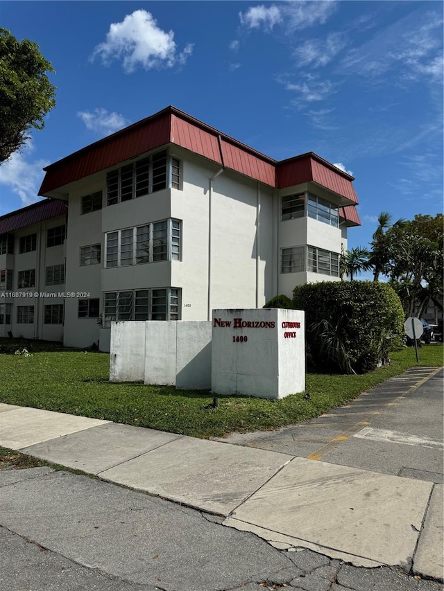 1400 NE 191st St Unit 144, Miami FL, 33179, 1 bedrooms, 1 bath condo for sale