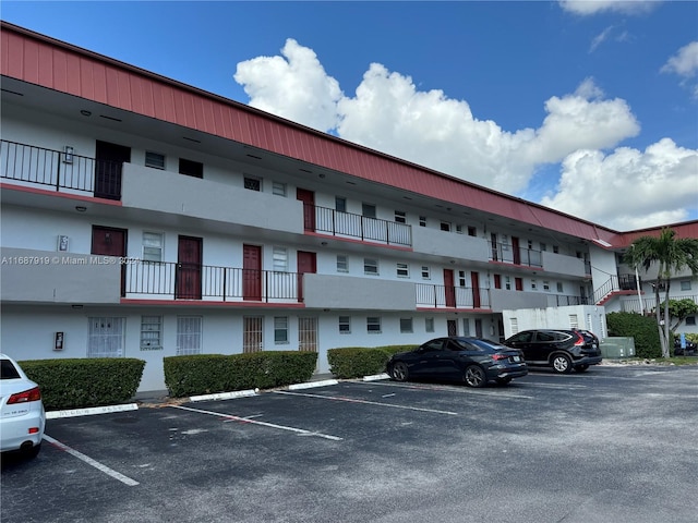 Listing photo 2 for 1400 NE 191st St Unit 144, Miami FL 33179