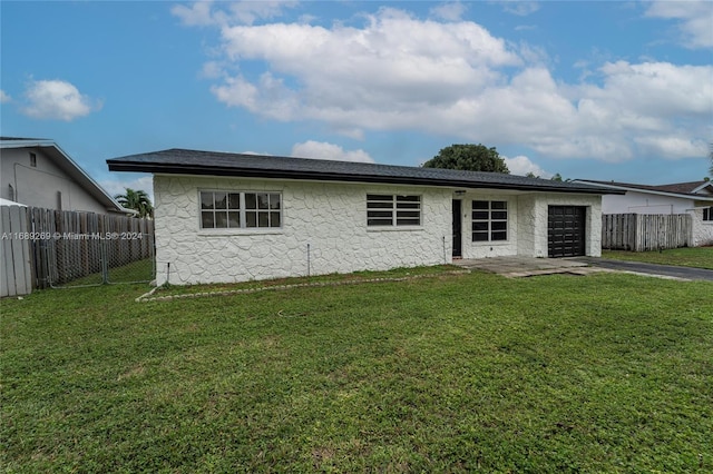 view of front of house with a front lawn