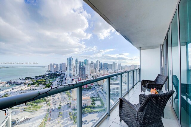 888 Biscayne Blvd Unit 4007, Miami, FL 33132 - balcony with a city view and a water view