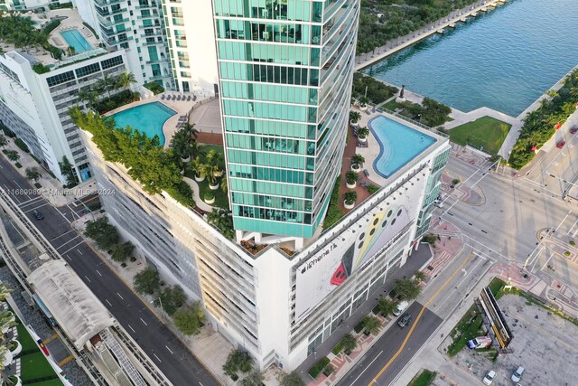 888 Biscayne Blvd Unit 4007, Miami, FL 33132 - bird's eye view of a pool and a nearby body of water