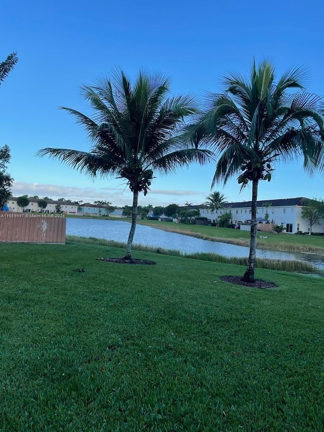 view of yard featuring a water view