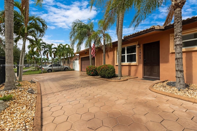 view of front facade featuring a garage