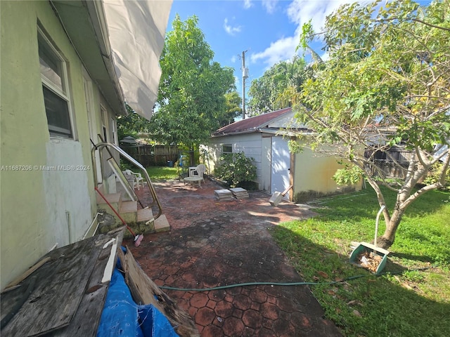 view of yard with a patio area