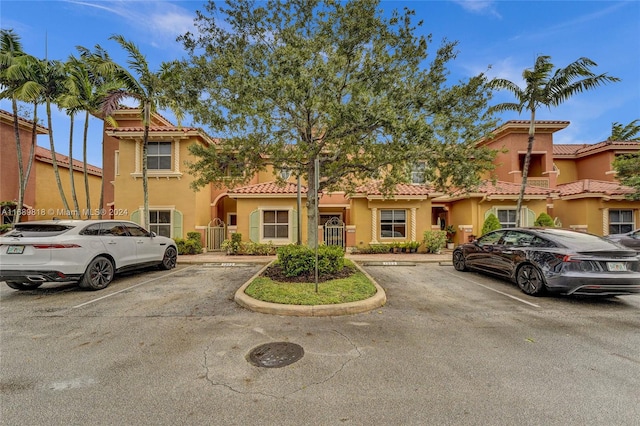 view of mediterranean / spanish-style home