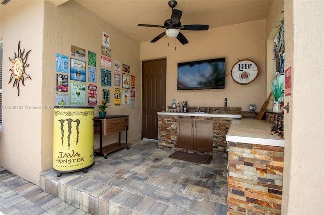 bar with ceiling fan