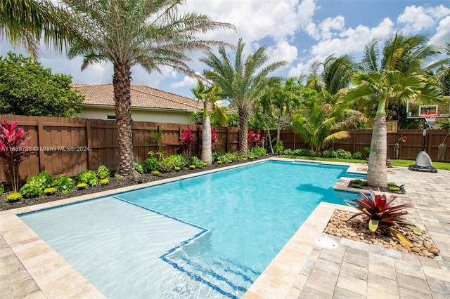 view of swimming pool