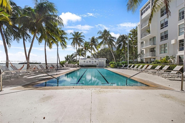 view of swimming pool