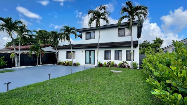 view of front of house featuring a front yard