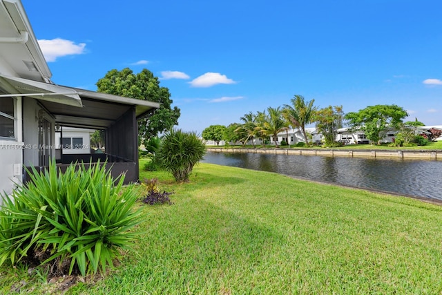 view of yard featuring a water view