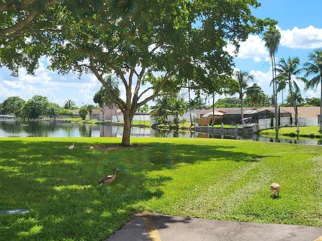 view of yard featuring a water view